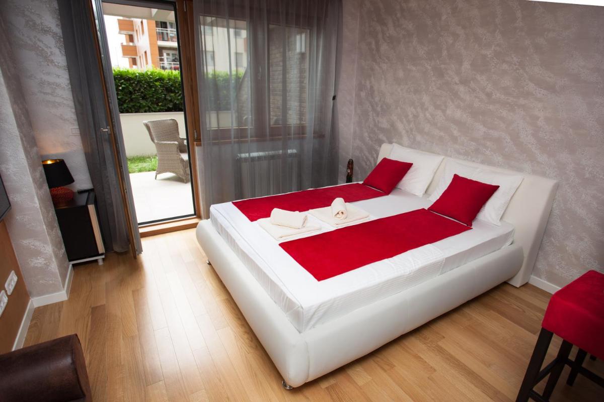 Gentleman Dog Apartment - Housity