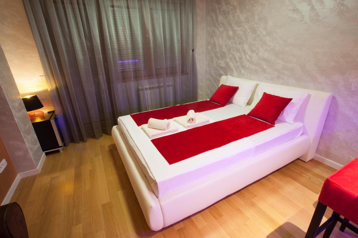 Gentleman Dog Apartment - Housity