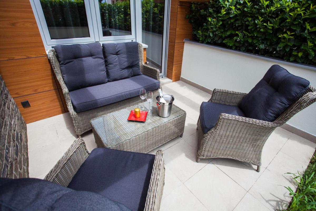Gentleman Dog Apartment - Housity