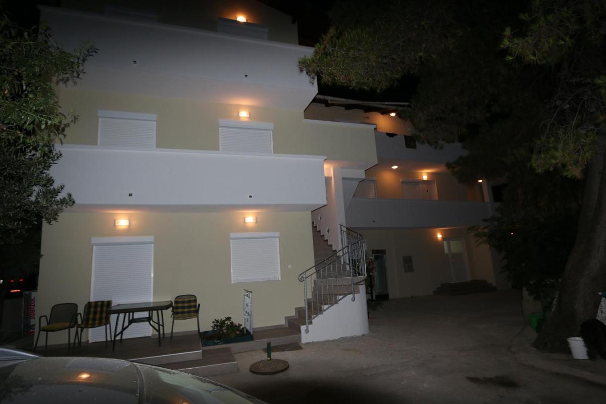 Bed & Breakfast Novalja Inn - Hizvo