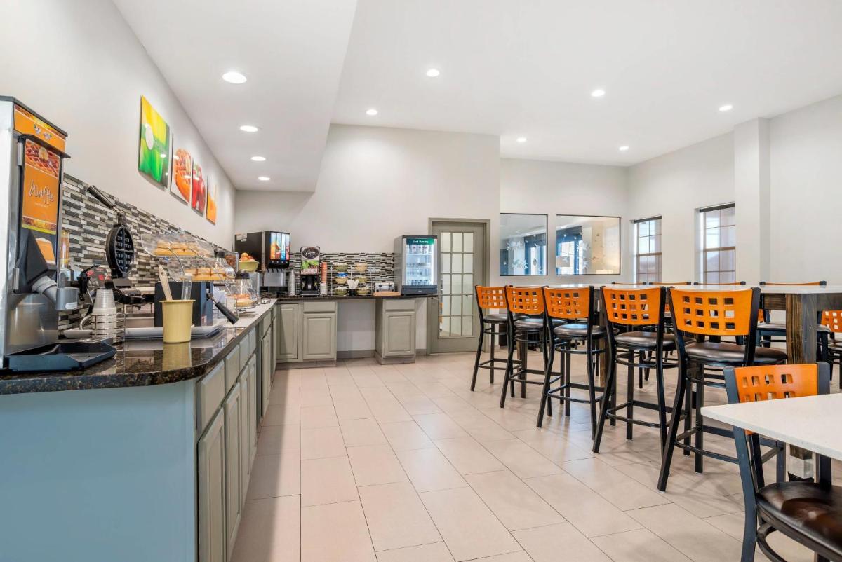 Quality Inn Panama City North - Housity