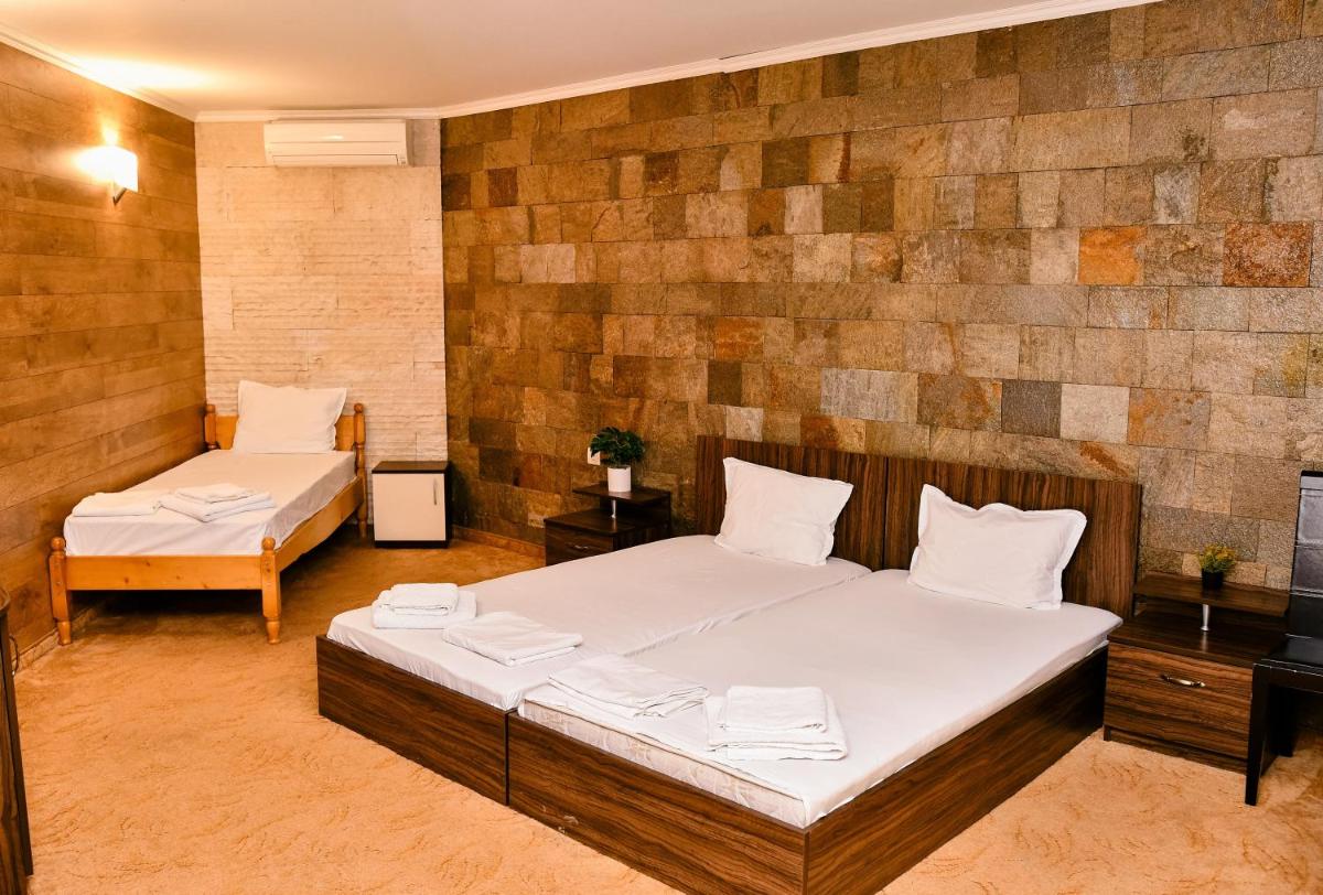 Khotelski kompleks kopitoto - Housity