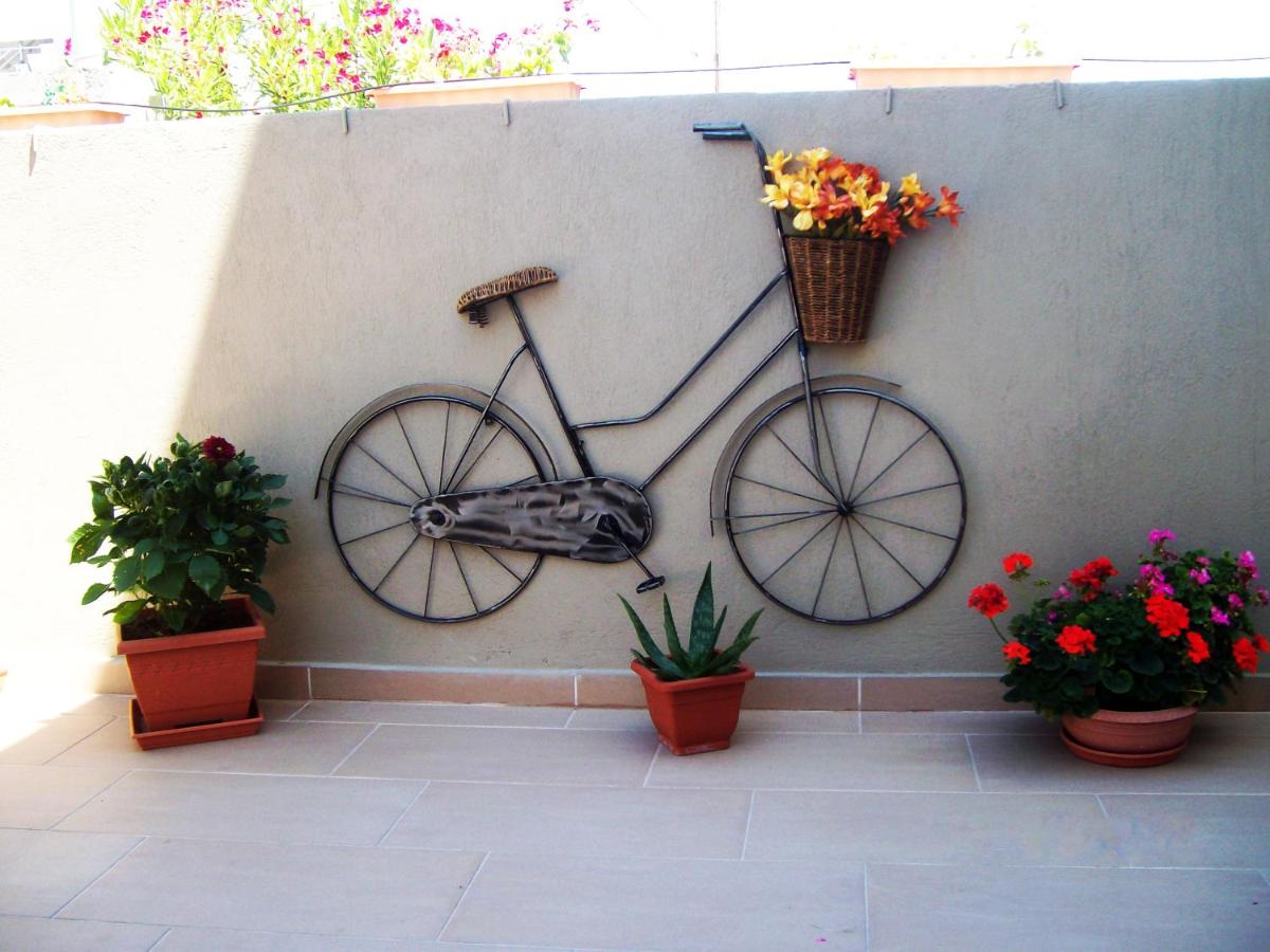 Suitetrails - Villa Emmanouela Studios - Family Accommodation