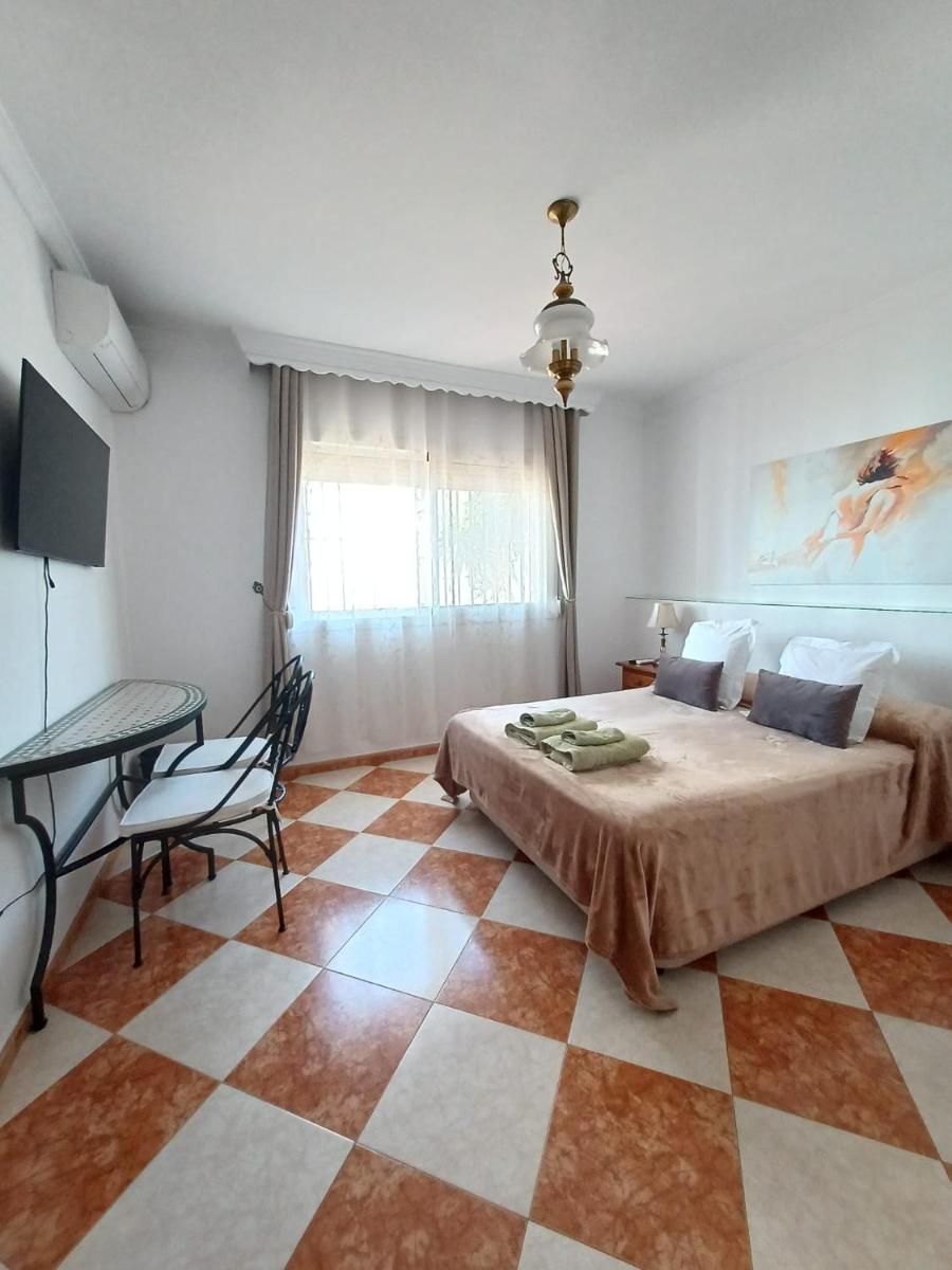 Gibraltar Views Guest House - Housity