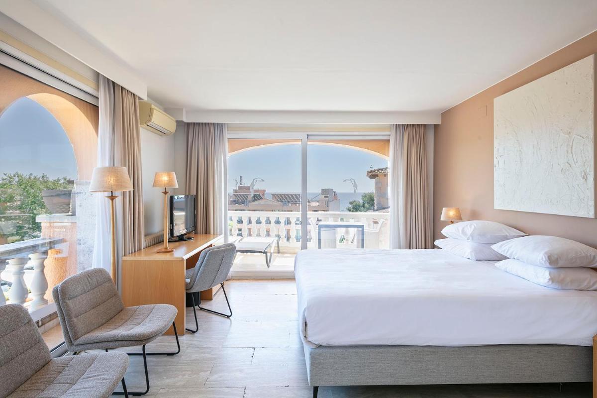 Cama o camas de una habitación en Van der Valk Hotel Barcarola