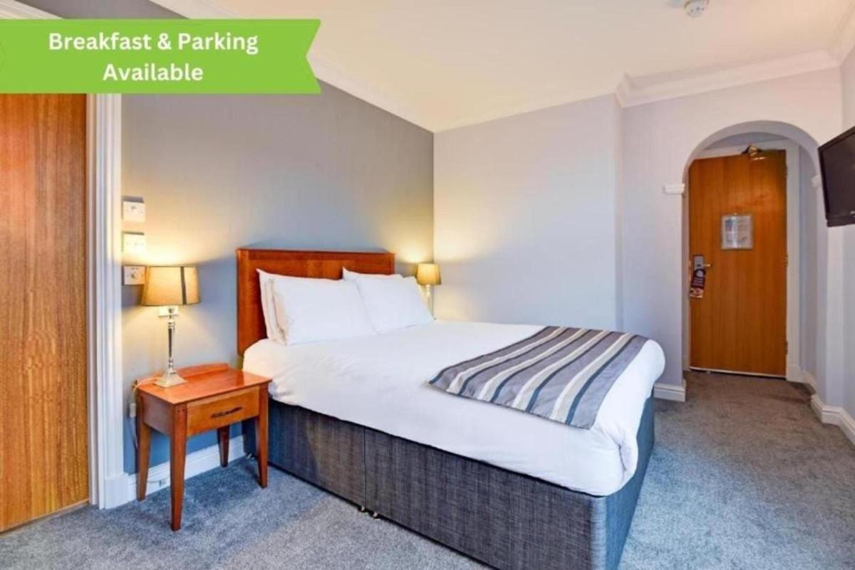 Aston Court Hotel - Housity