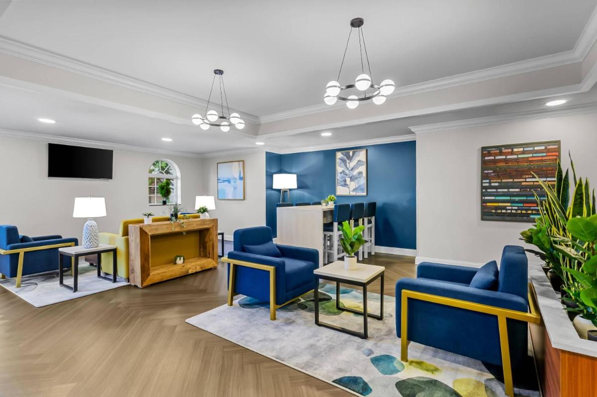 MainStay Suites Roanoke Airport - Housity