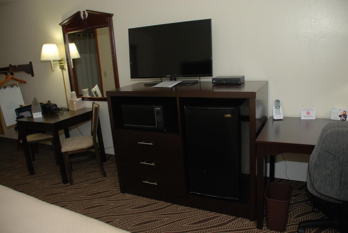 Days Inn by Wyndham Dyersburg - Housity