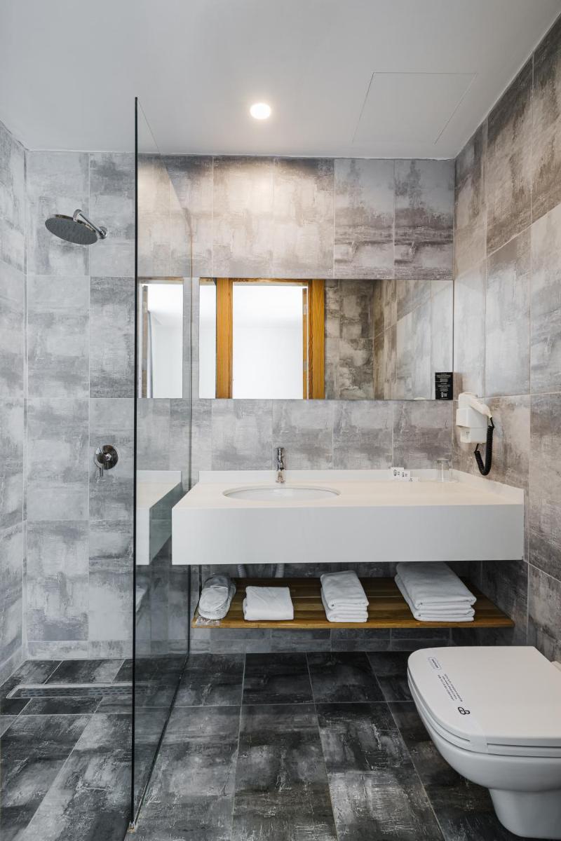 Ingate Hotel - Housity
