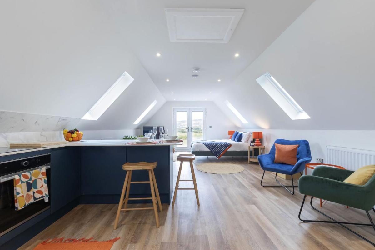 Beautiful Self Contained Studio Home in Rural Toddington - Housity