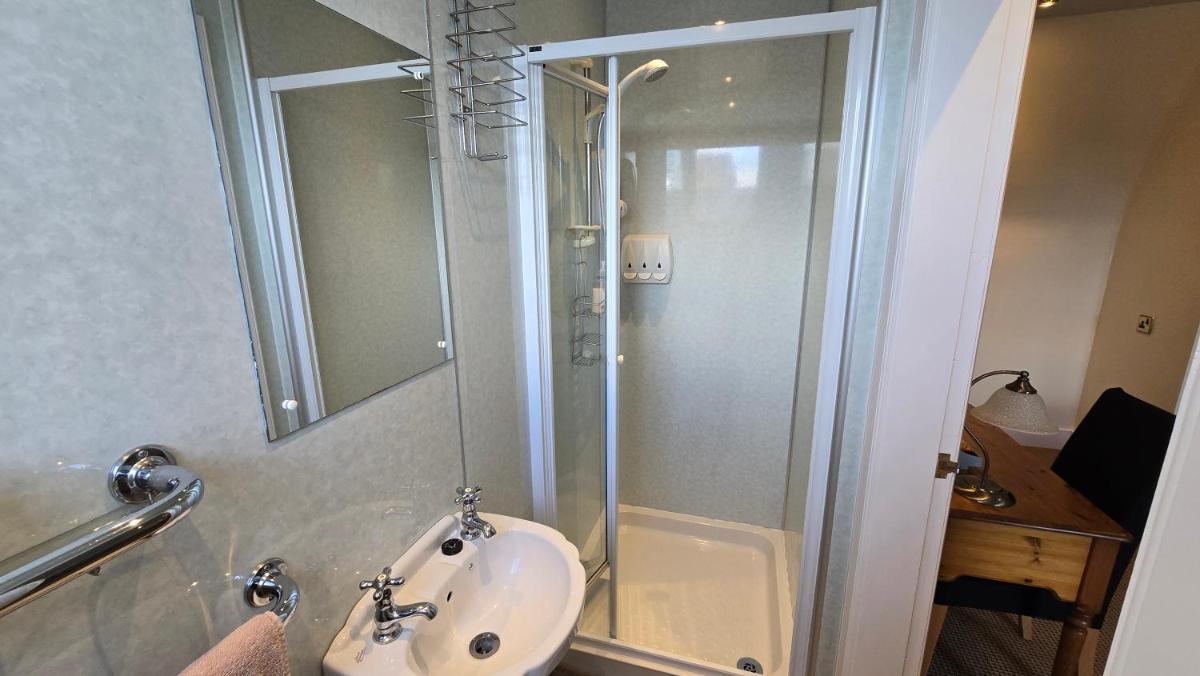 The Pitfour Arms Hotel - Housity