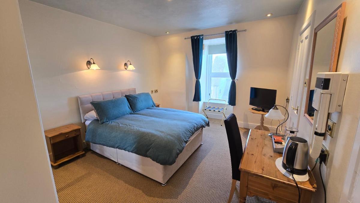 The Pitfour Arms Hotel - Housity