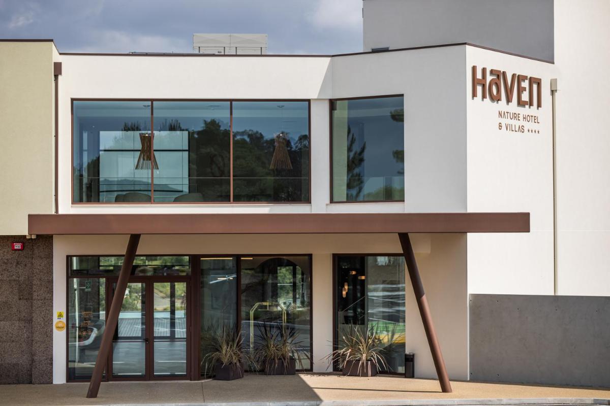 O edifício onde o hotel está situado