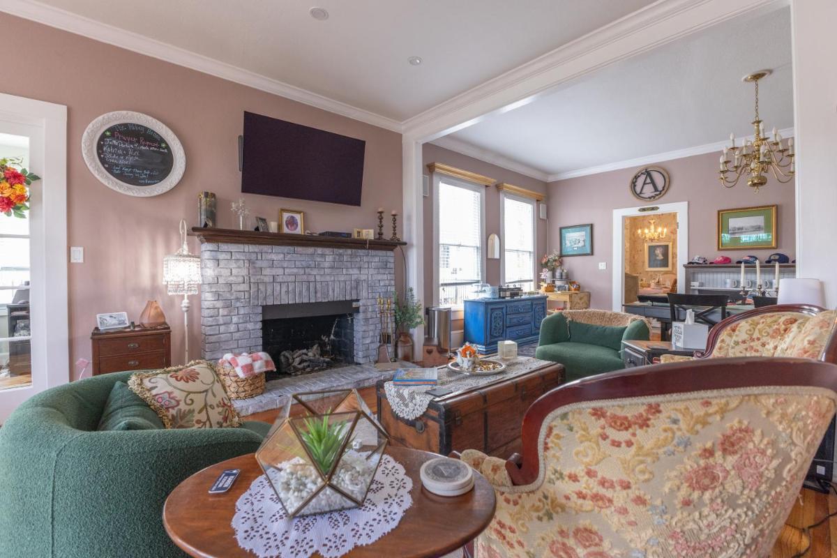 The Abbey House - Housity