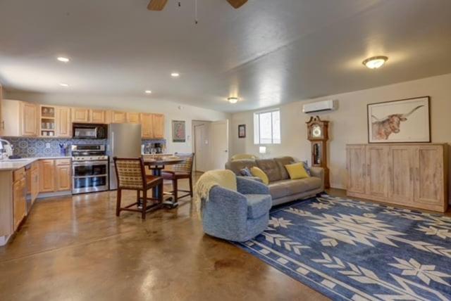 Oro Valley Guest House with Roof Top Views - Housity