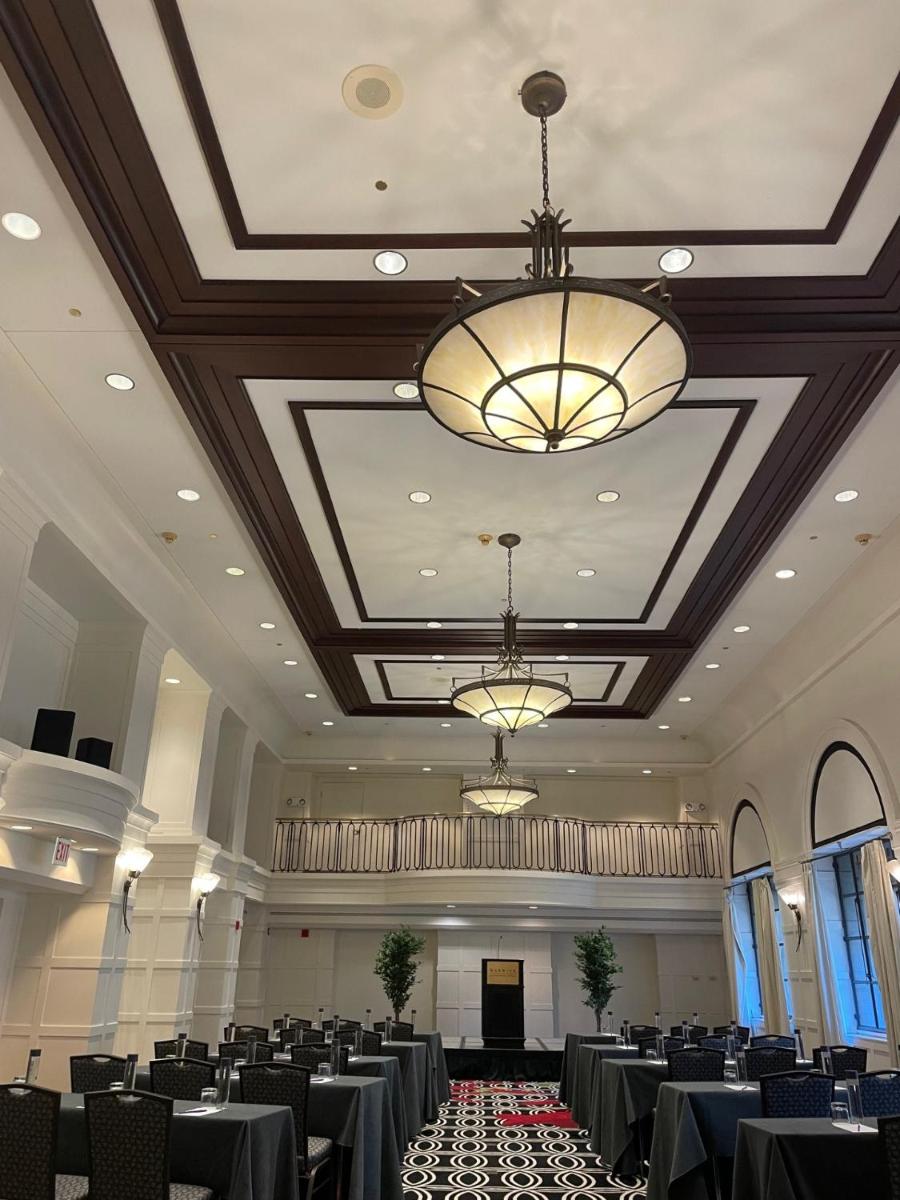 Warwick Allerton Chicago - Housity