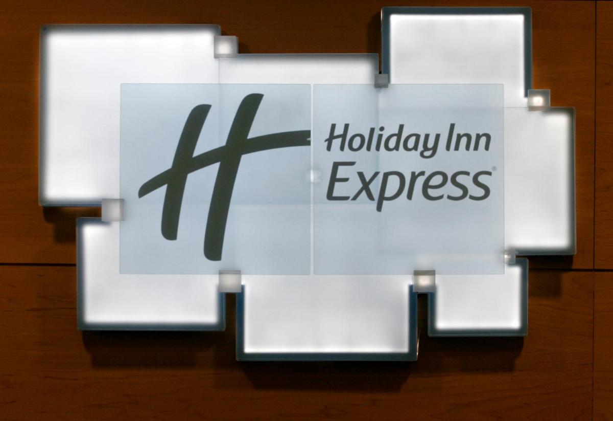 Holiday Inn Express Sant Cugat, an IHG Hotel - Housity
