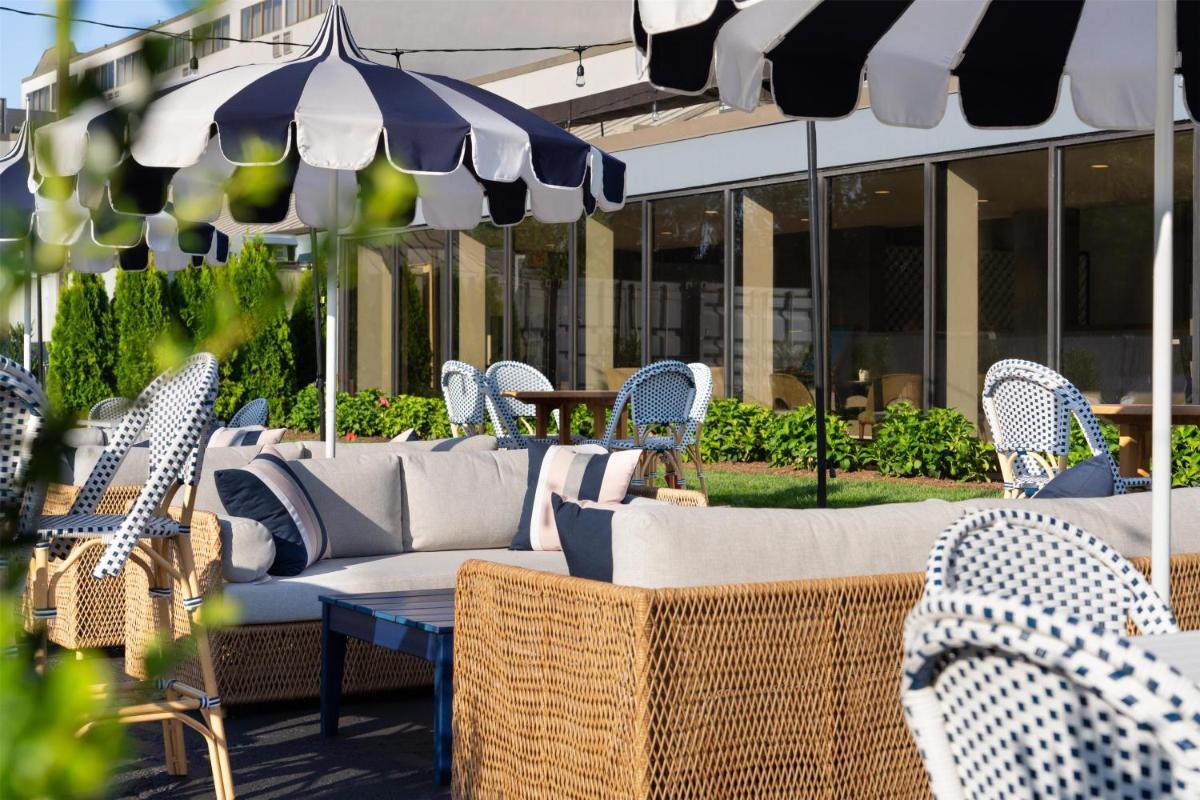 DoubleTree by Hilton Fairfield Hotel & Suites - Housity