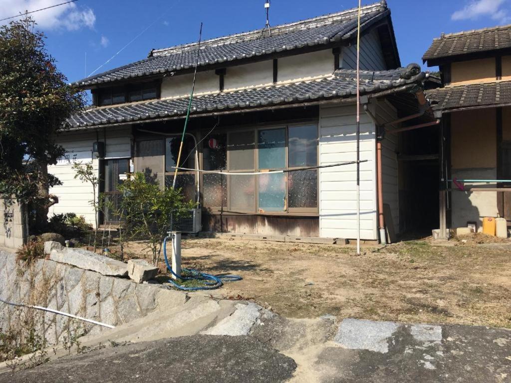 Simanamigesutohausunan feng zhuang - Housity