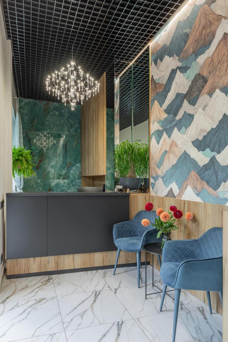Seven Hills Hotel - Housity