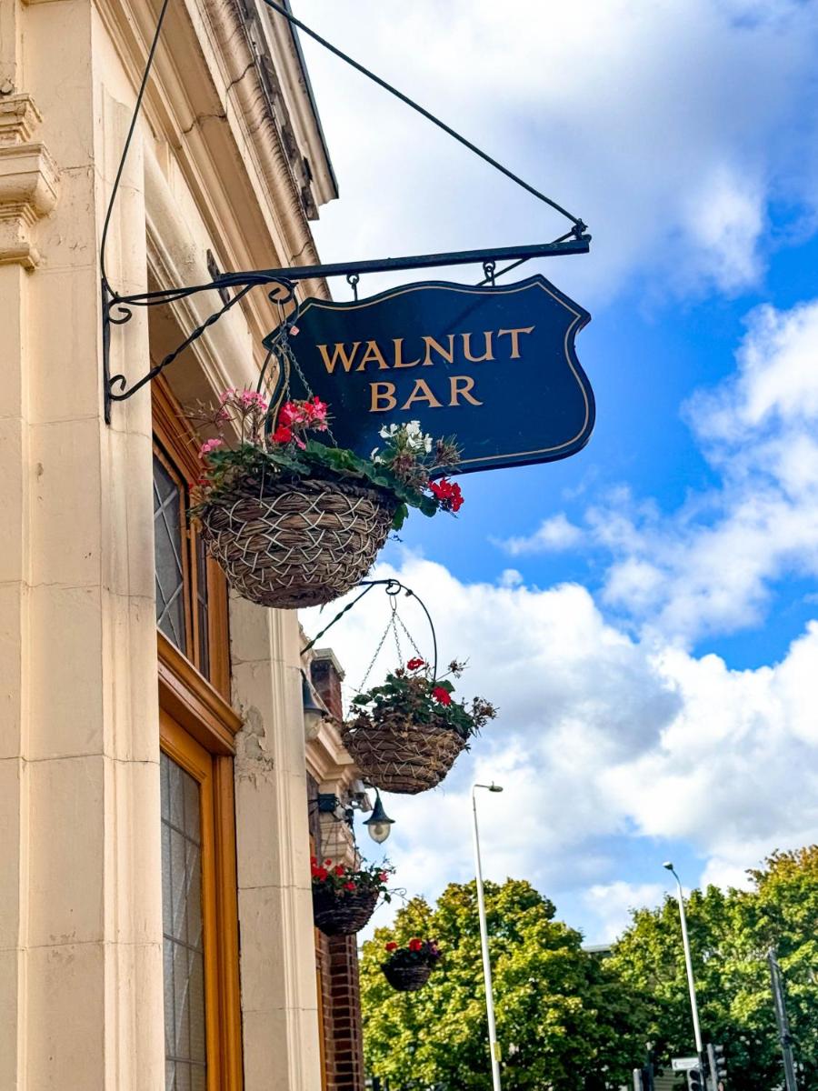 The Eastbrook Pub & Hotel - Housity