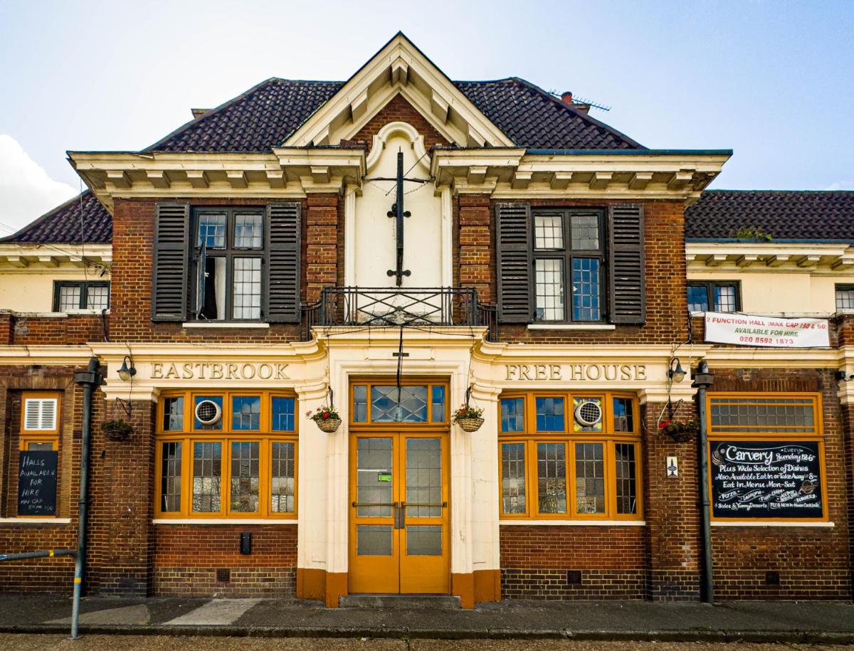 The Eastbrook Pub & Hotel - Housity