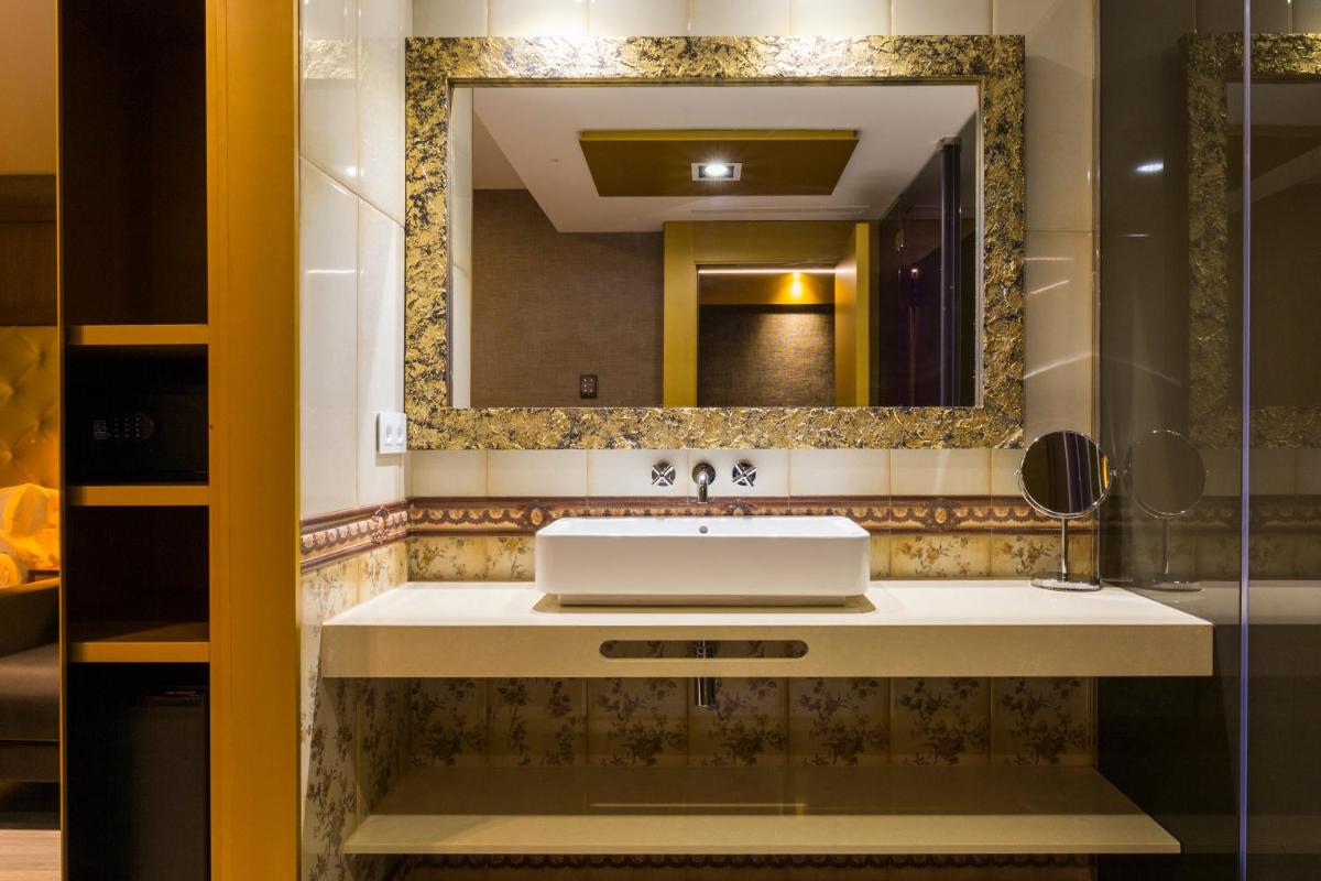 Un baño de Sant Jordi Boutique Hotel