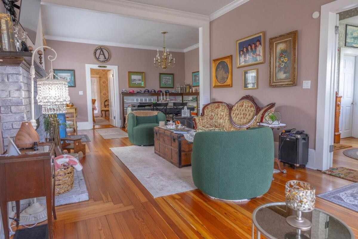 The Abbey House - Housity
