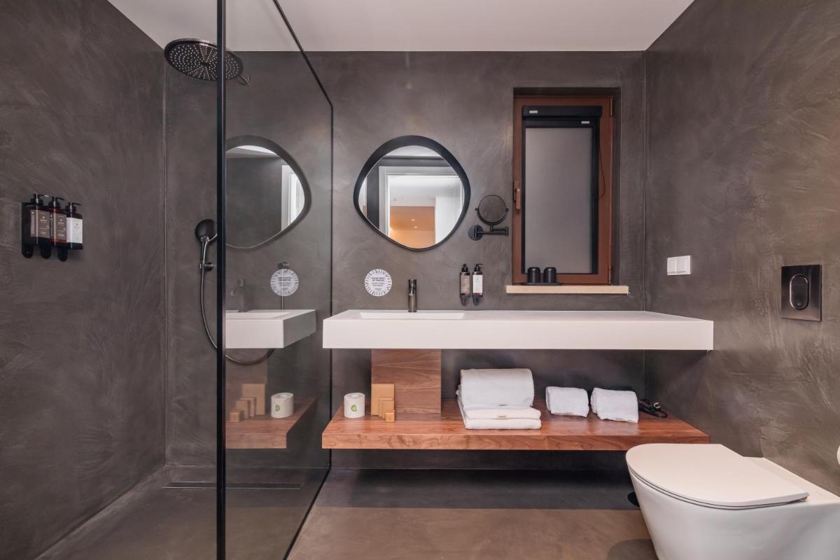 Uma casa de banho em Haven Nature Hotel & Villas