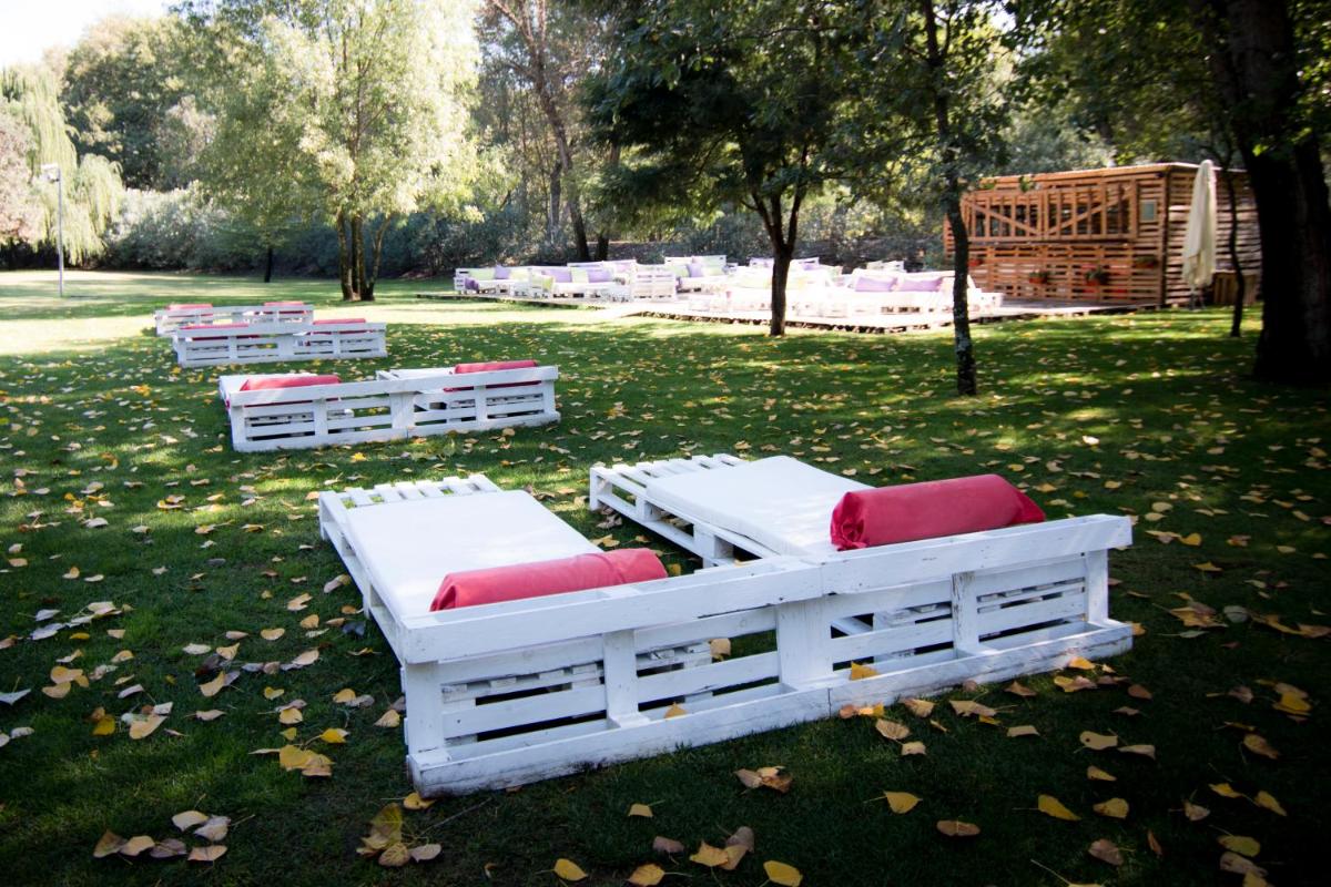 Jardín al aire libre en Hotel Balneario Valle del Jerte