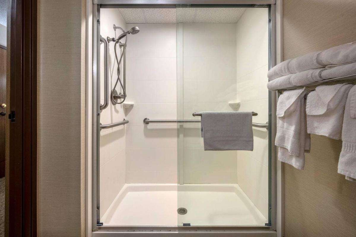 Comfort Inn Millersburg - Housity