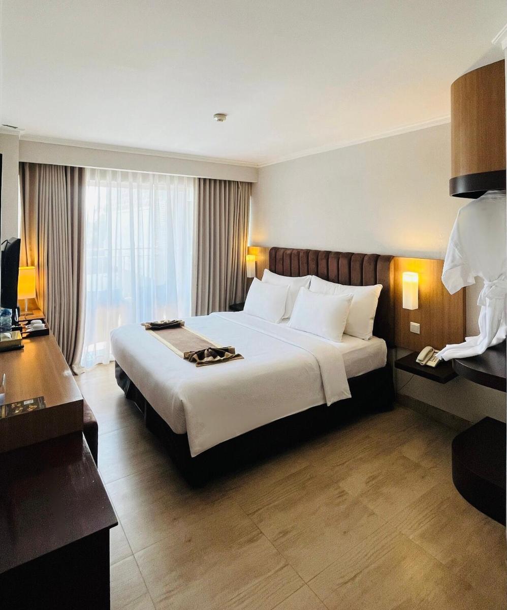 Bueno Colombo Hotel Yogyakarta - Housity