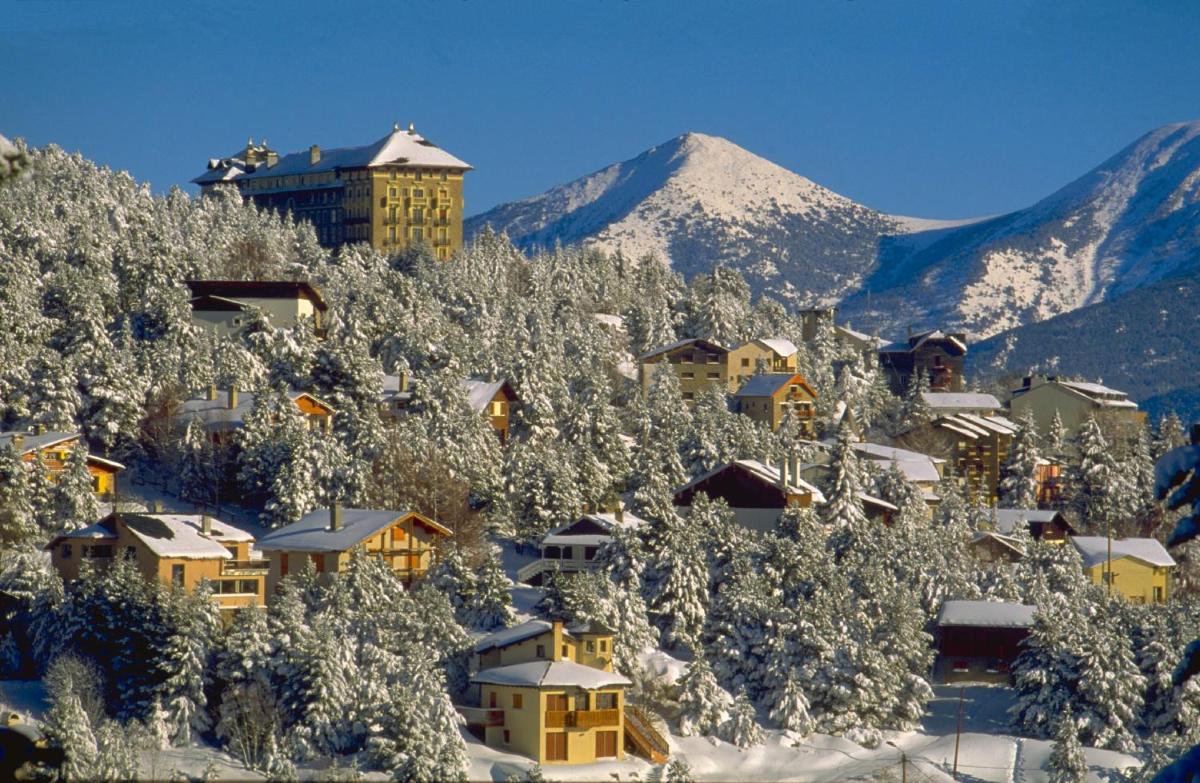 Vue générale sur la montagne ou vue sur la montagne depuis l'hôtel