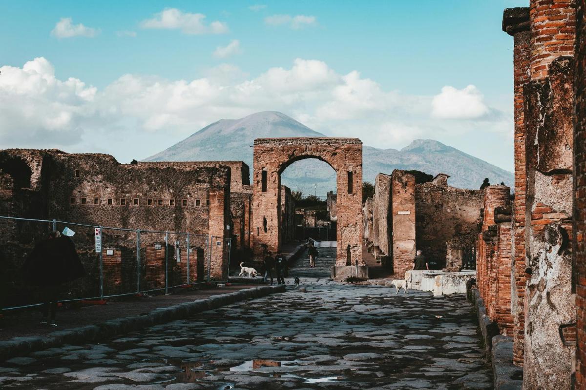 Dreaming About Italy - Housity