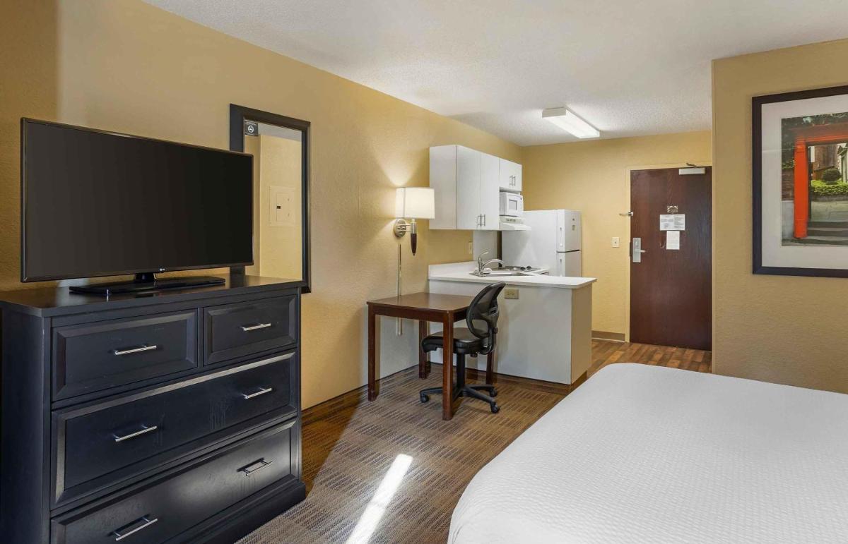 Extended Stay America Suites - Philadelphia - Mt Laurel - Crawford Place - Housity