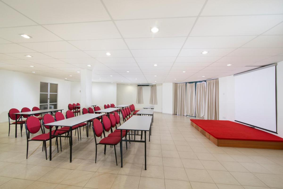 Golden View Serviced Apartments - Housity