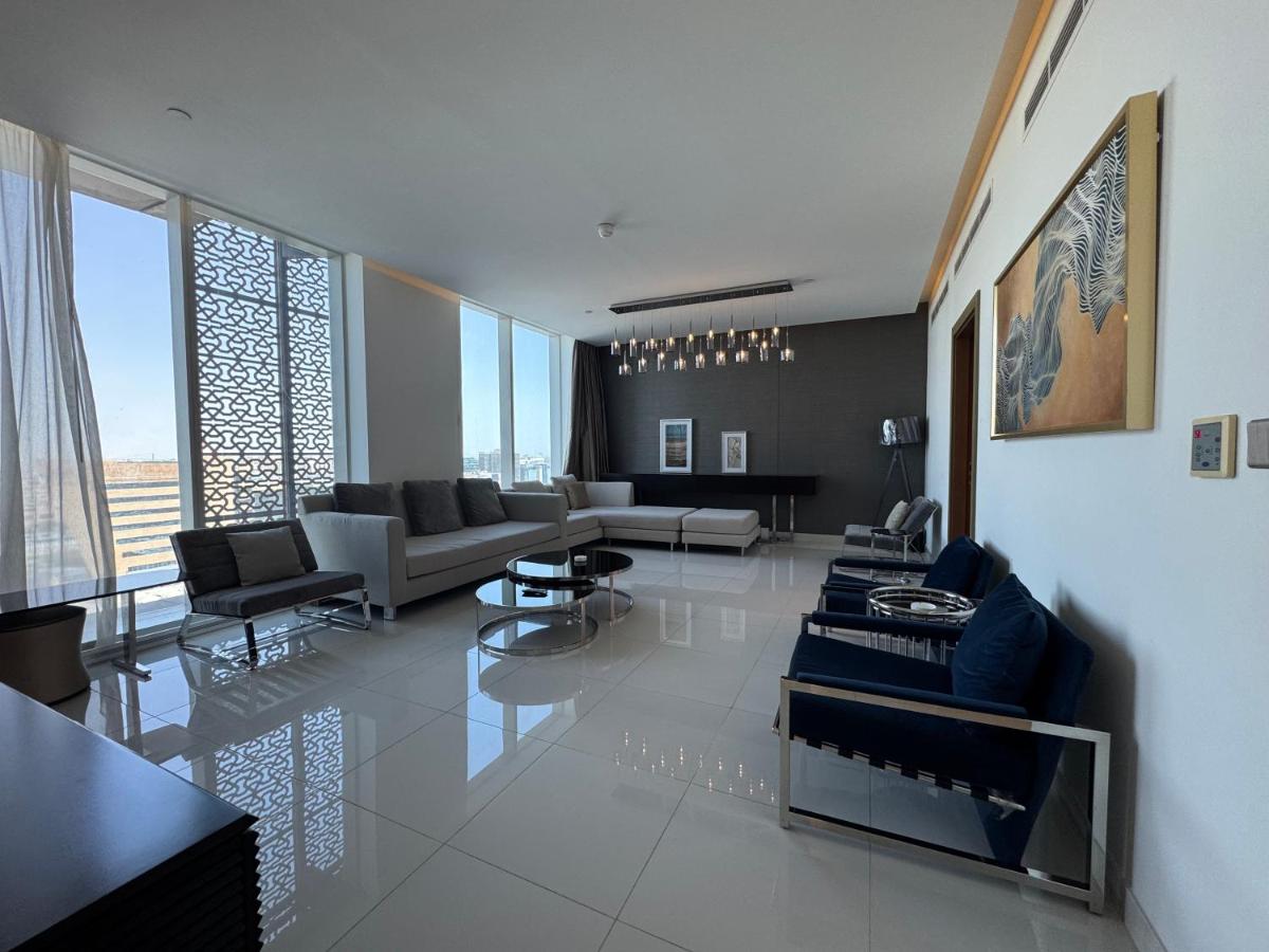 4Leisure Suites DAMAC Esclusiva Towers - Hizvo