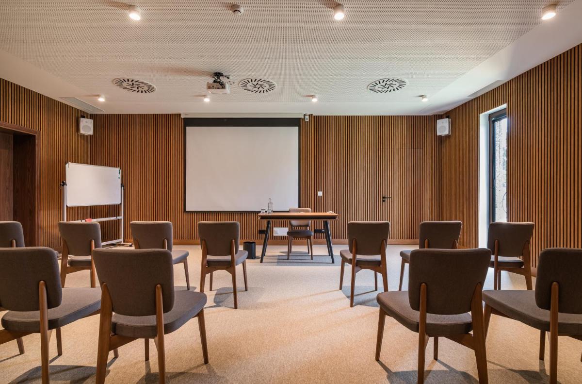 A área empresarial e/ ou a sala de conferências de Haven Nature Hotel & Villas