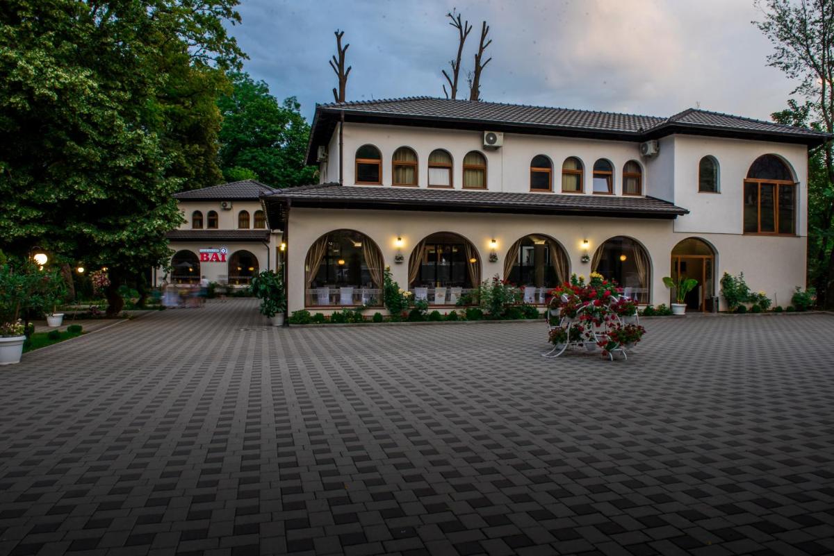 Hotel Camp Karagaq - Housity
