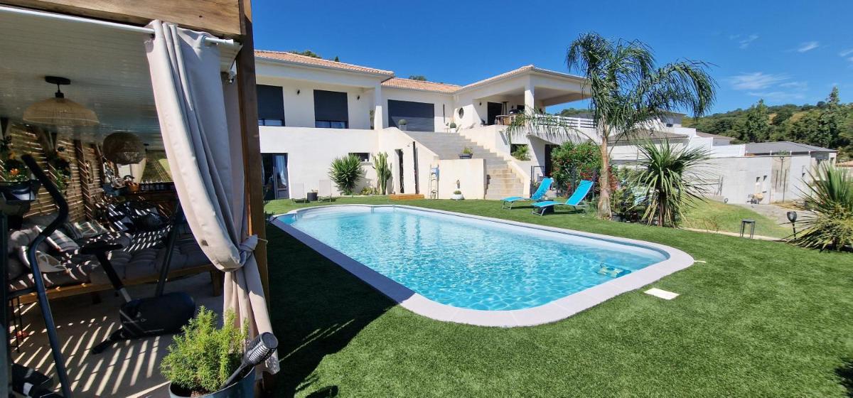 Villa Bistinetti Rez de villa tout confort avec piscine - Housity