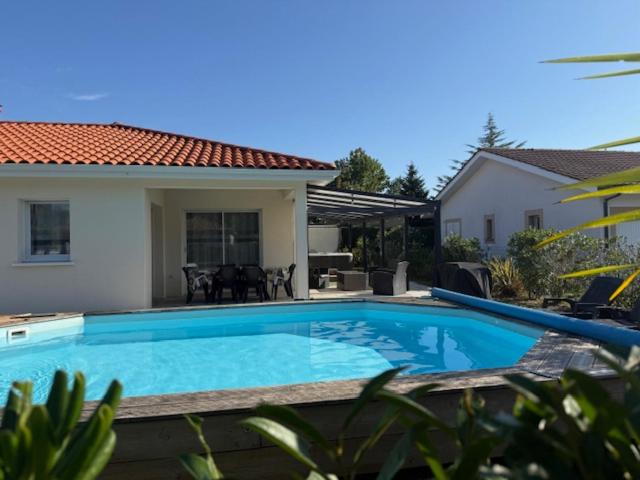 Belle Maison MALOU climatisée calme, piscine, jacuzzi 3km plage Labenne Capbreton - Housity
