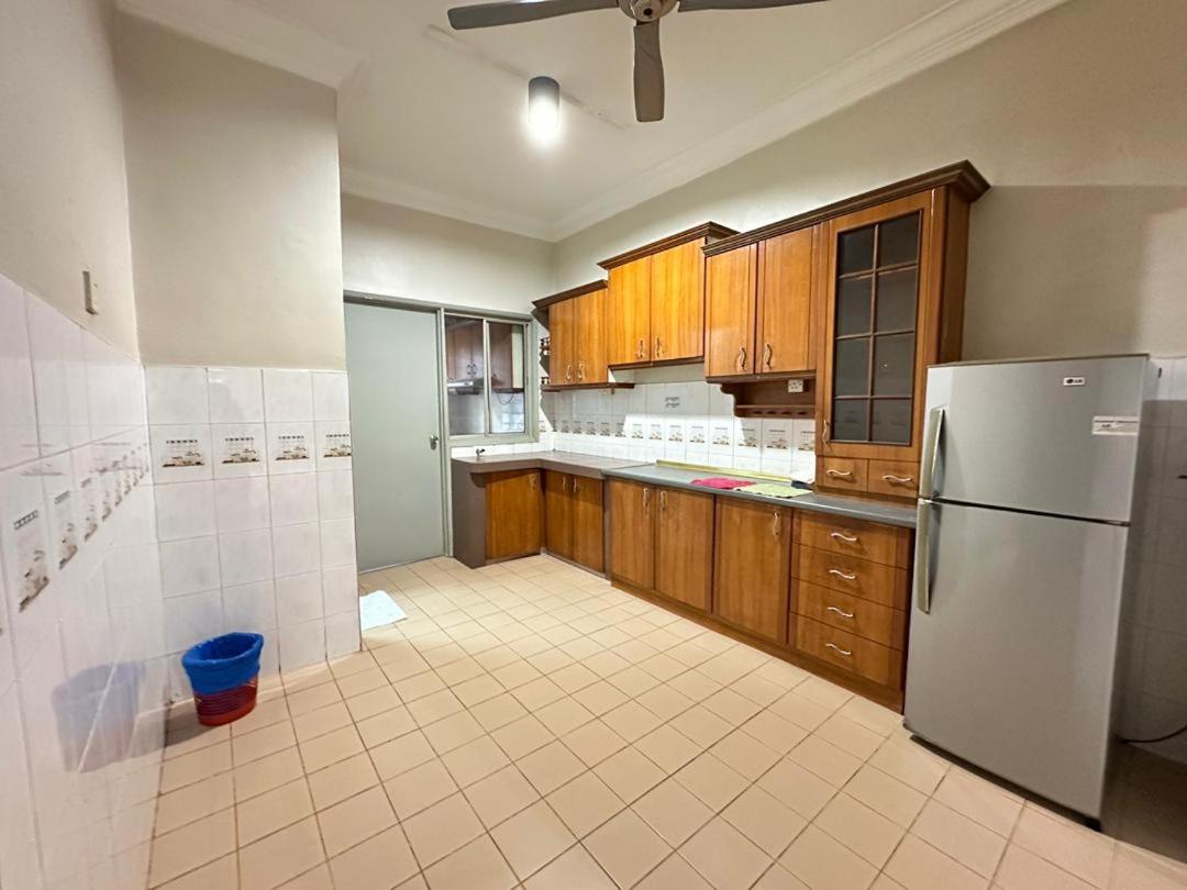 BUKIT INDAH HOMESTAY - Housity
