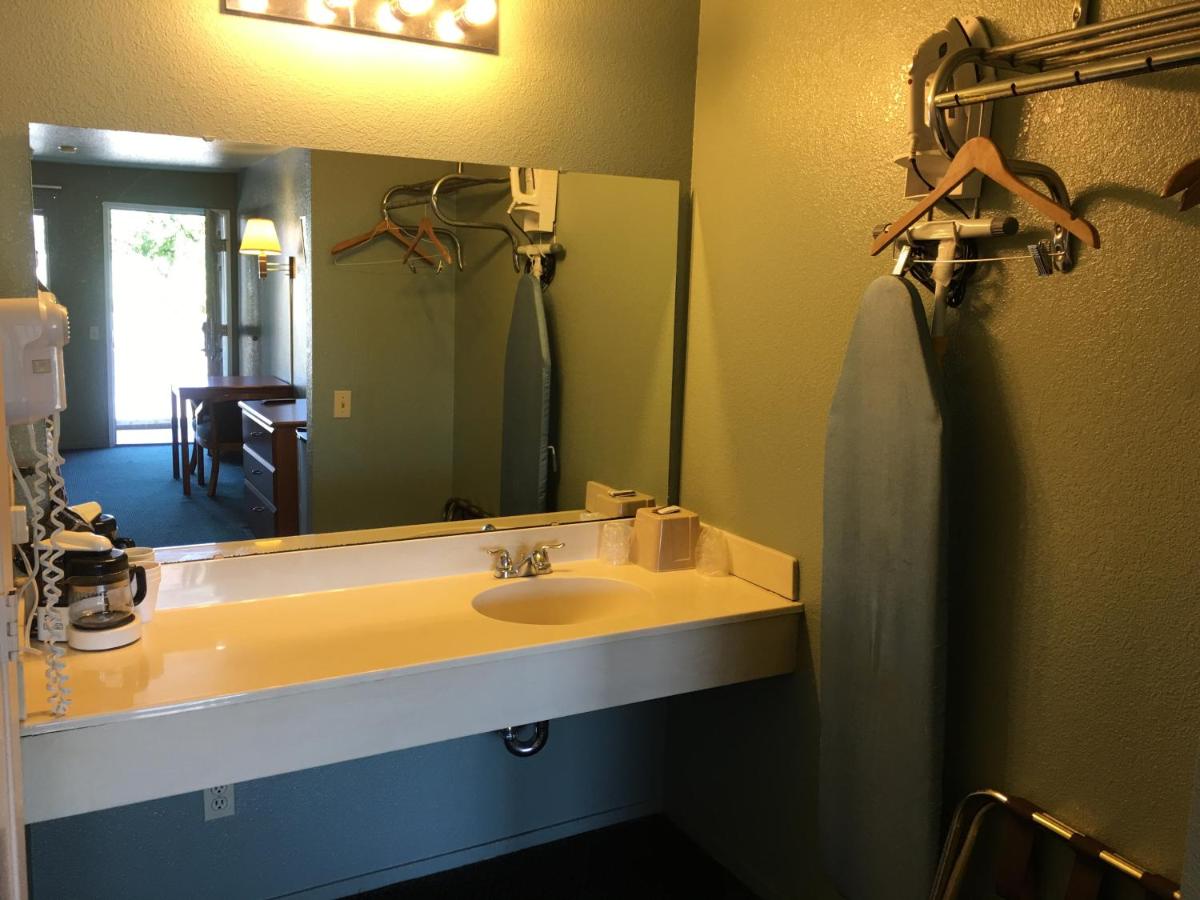 Applegate Inn - Housity