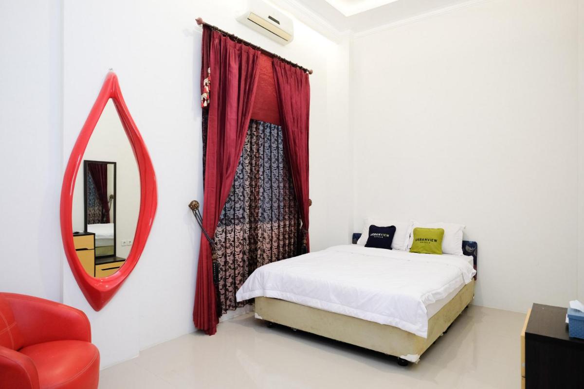 Urbanview Hotel Trisna Tulungagung - Housity