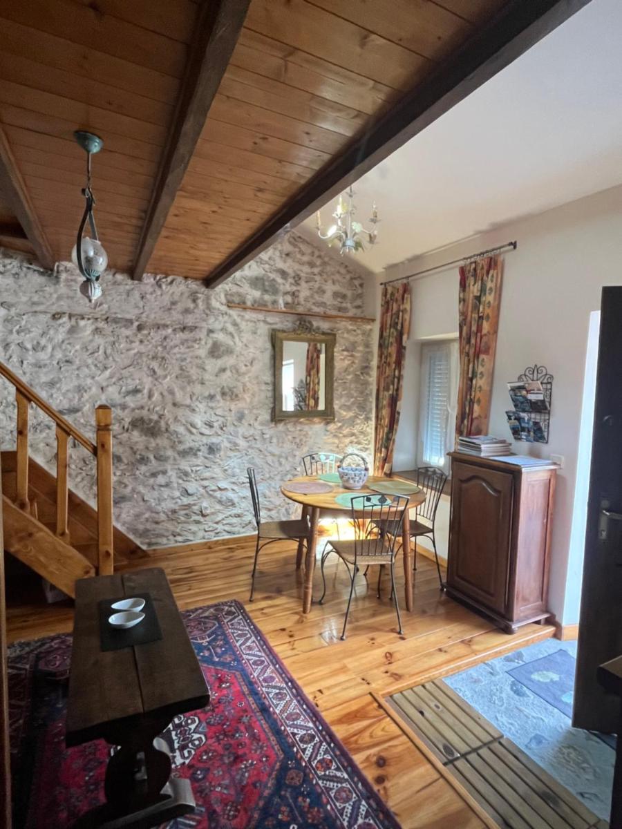 BASIA, Lourdes - centre , quartier historique Sanctuaires a 7 min a pied - Housity
