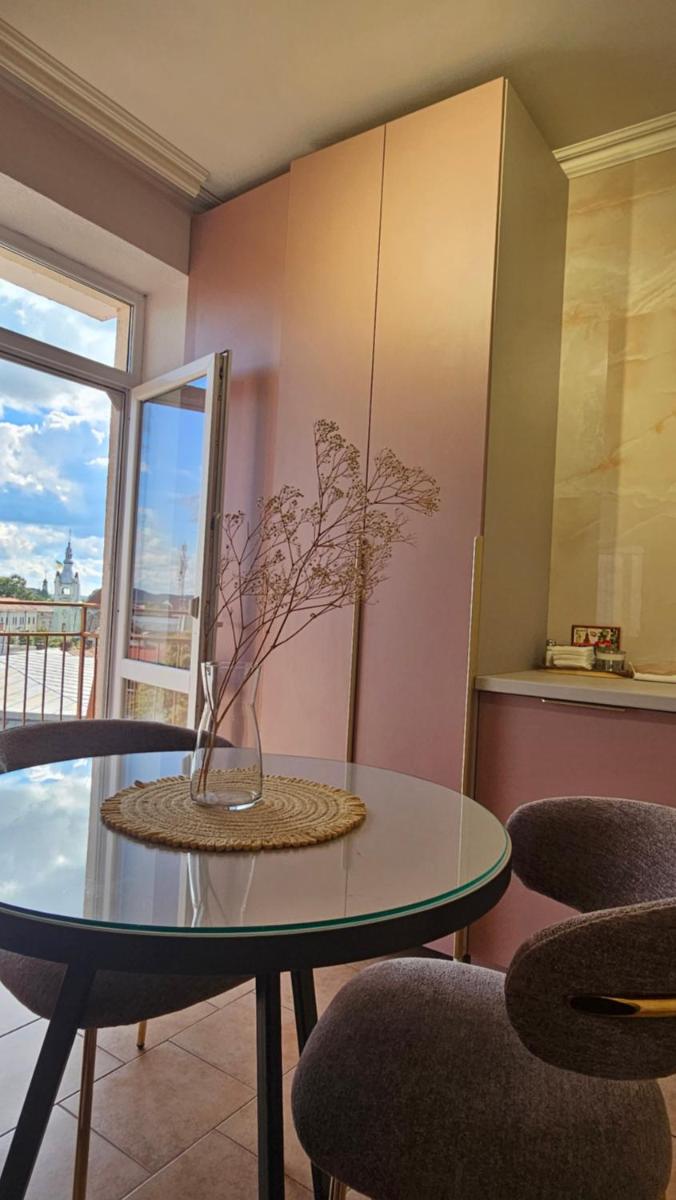 Soft Pink Apartment - Housity