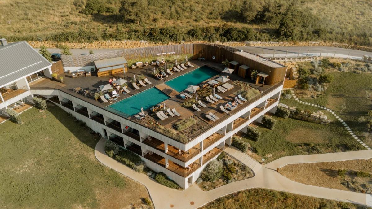 A piscina em ou perto de Immerso Hotel, a Member of Design Hotels