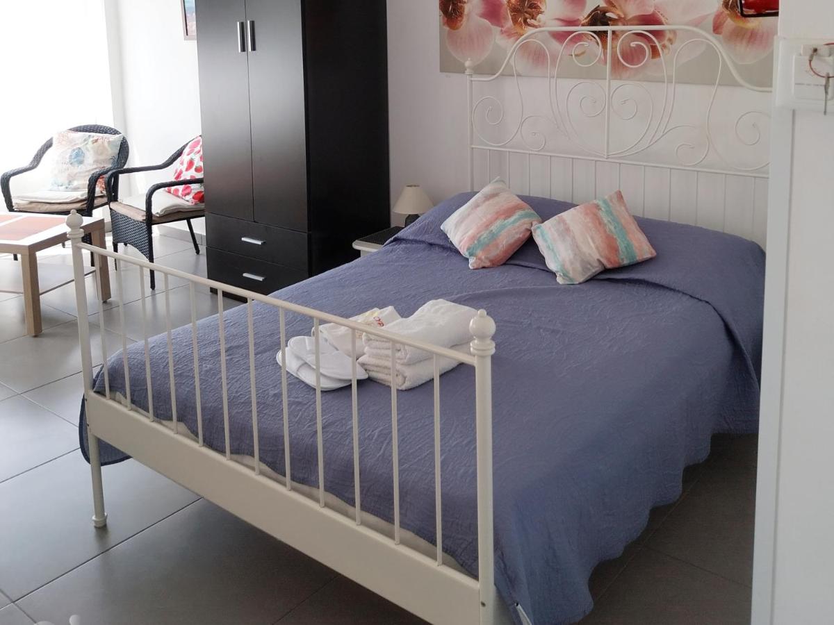 Mikis Studio Type Aprt. - Hizvo