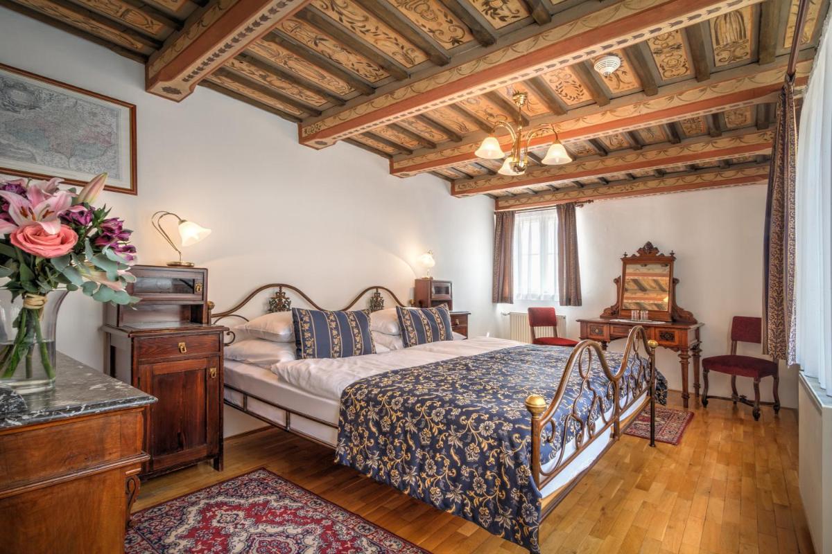 Red Lion Hotel - Housity