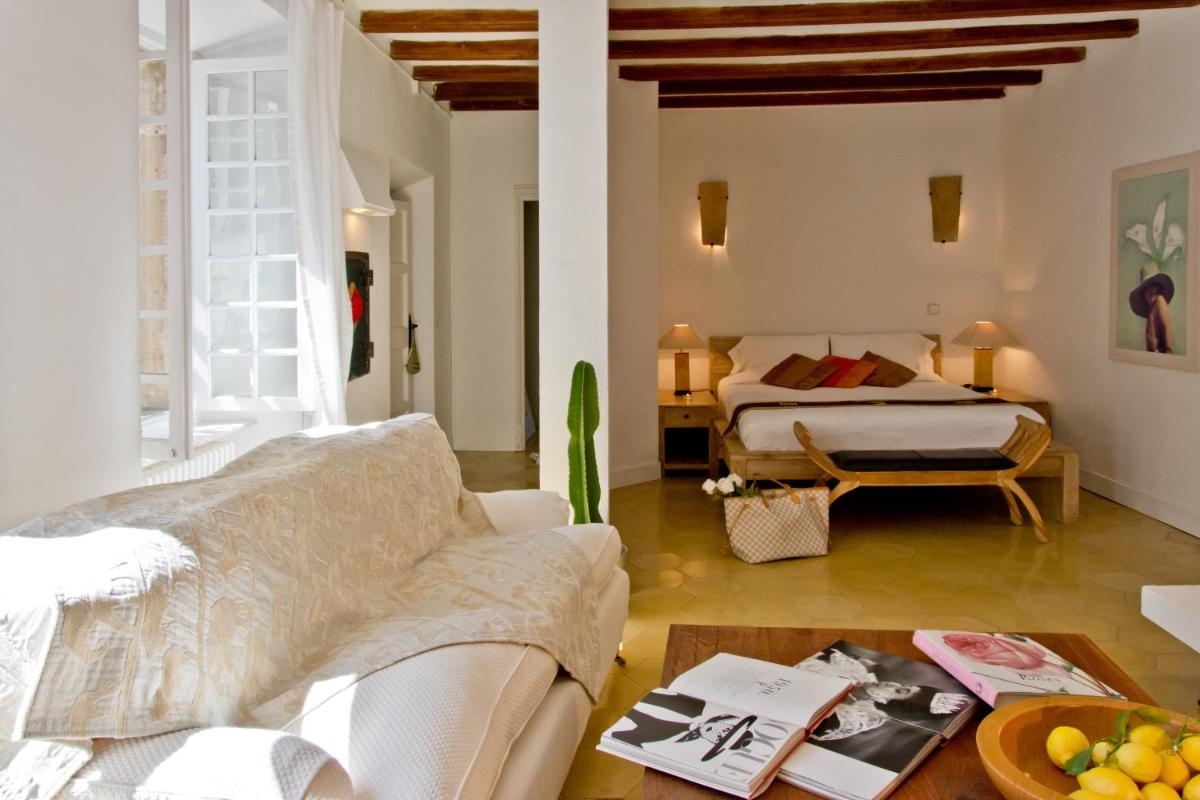 Zona de estar de Hotel Can Roses